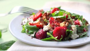 spinach-salad-with-strawberries