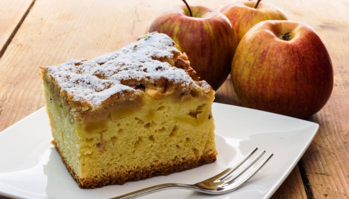 Gloria’s Apple Cake