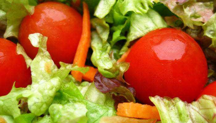 Tossed Salad with Red Wine Vinaigrette – Healthy Option