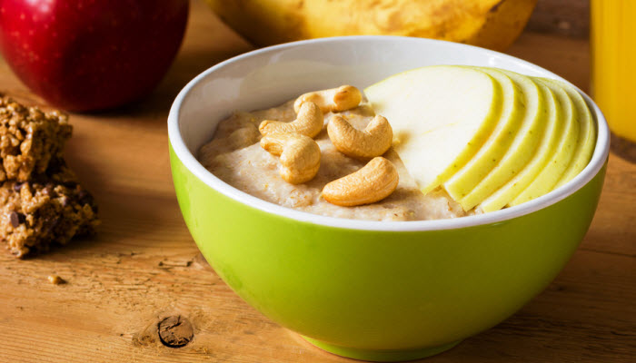 Nutty Oatmeal and Apples