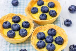 mini lemon cheesecake tarts