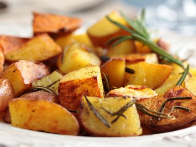 oven roasted potatoes with rosemary and garlic